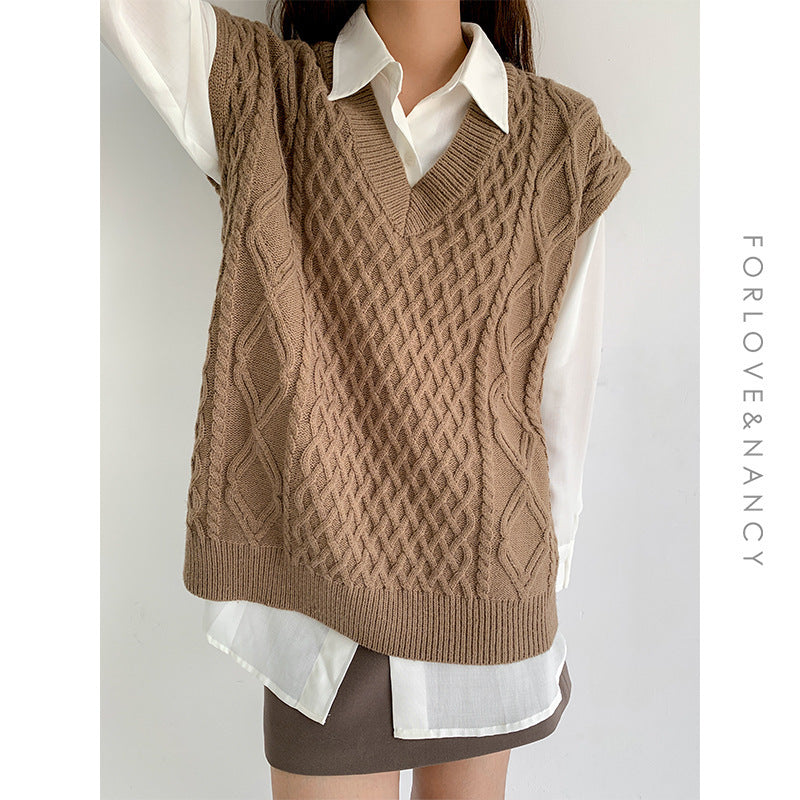 Sleeveless knitted vest