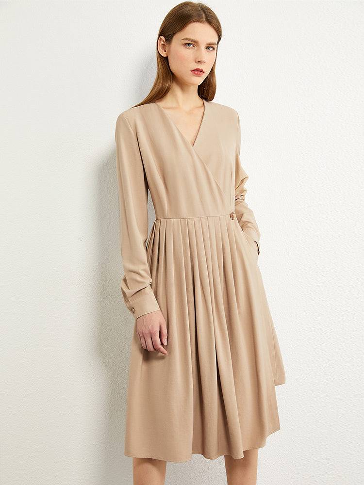 Elegant V-neck Dress With Waist And Slim