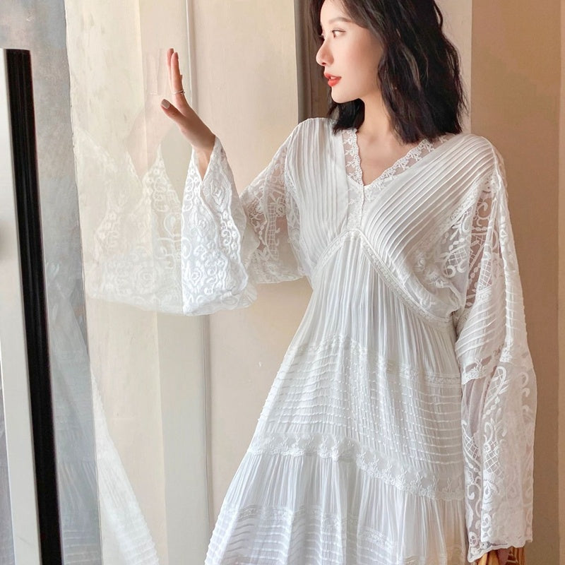 Travel Wear With Flared Sleeves Lace Loose White Dress