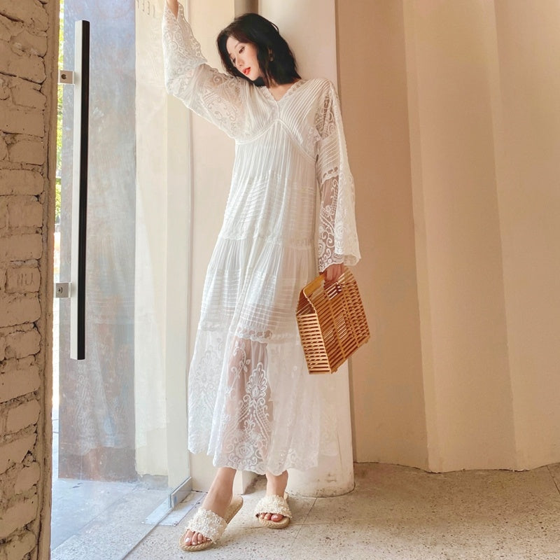 Travel Wear With Flared Sleeves Lace Loose White Dress