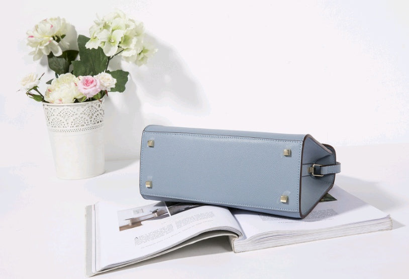 spring and summer new simple portable handbag leather bag shoulder Messenger bag