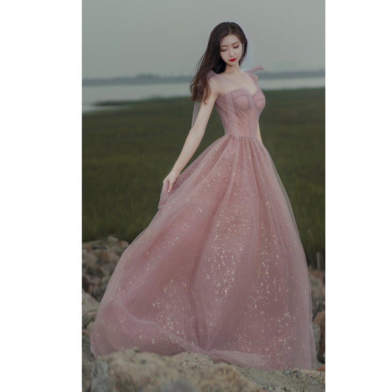 Banquet evening dress women's clothing exudes a sense of luxury